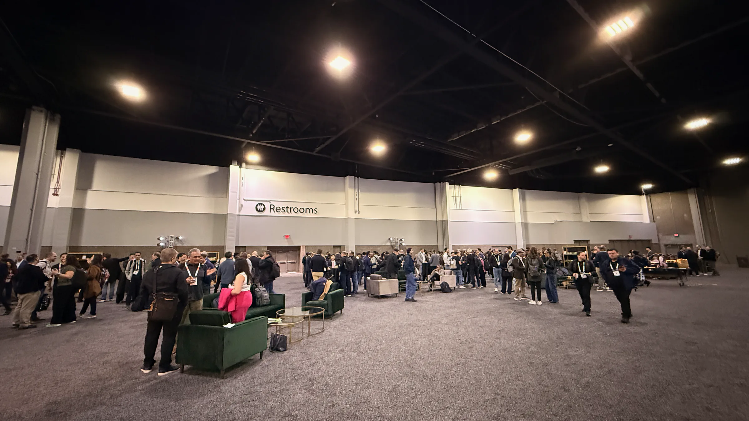On-site moment from the FABCON conference space